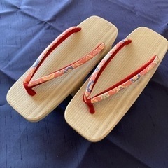 ピンクの鼻緒の下駄