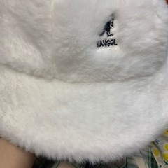 白いの帽子の画像