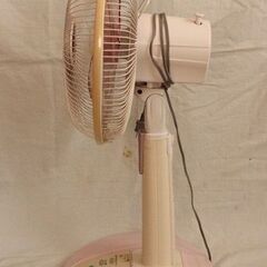 値下げしました　東芝扇風機　直径30㎝　高さ調整、角度調整可能の画像