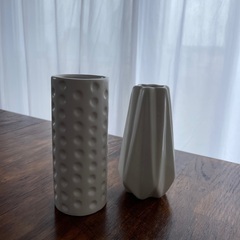 無料【カワイイ】小さめ花瓶２つセット