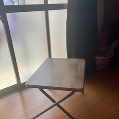 テーブル