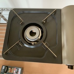 カセットコンロ  ガス3本付の画像