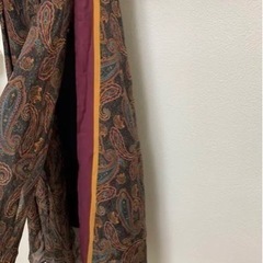 ペイズリー柄　石原さとみ着用の画像