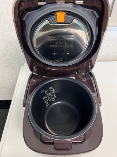 NO.103?ZOJIRUSHI　象印　炊飯器　一升　NP-YB18