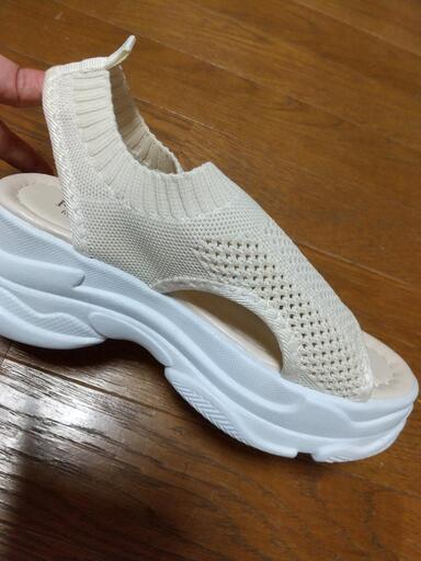 新品同様サンダル35