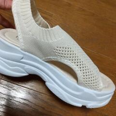 新品同様サンダル35
