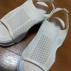 新品同様サンダル35の画像