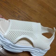 新品同様サンダル35の画像