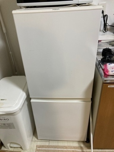 冷蔵庫　AQUA ノンフロン冷凍冷蔵庫　AQR-E13H(W) 2019年製