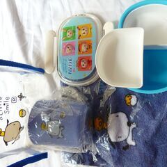 お弁当箱　コップ　ハンカチセットの画像