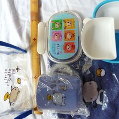 お弁当箱　コップ　ハンカチセットの画像