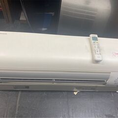 ☆中古￥20,800！【会員価格￥18,800】DAIKIN　6畳用2.2kwルームエアコン　家電　ATC22USE5-W型　2017年製　【BG192】