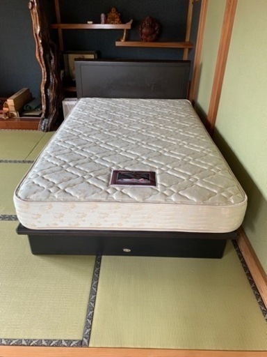 引き取り早急！シモンズ　跳ね上げ式セミダブルベッド