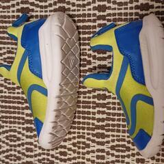 アディダス13センチスニーカーの画像