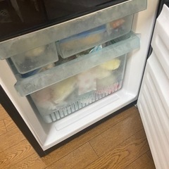 冷蔵庫　赤の画像