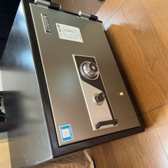 ダイヤル式金庫