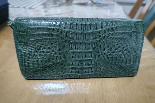 【未使用品】高級カイマンワニ革ラウンドファスナー長財布