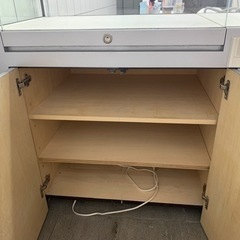 【引取りのみ】8/9まで　無料　東京中央区　ショーケース　ライト付き　中古の画像