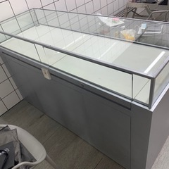 【引取りのみ】8/9まで　無料　東京中央区　ショーケース　ライト付き　中古の画像
