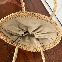 夏のストローバッグ美品の画像