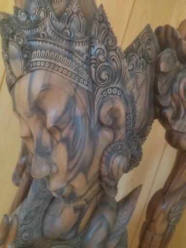 インドネシアの仏像彫刻