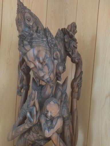 インドネシアの仏像彫刻