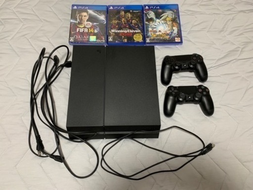 【すぐに遊べる！】PS4 コントローラー2個　ソフト3本付き！