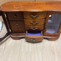 木製ジュエリーケースの画像