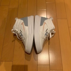 スニーカー23cm500円の画像