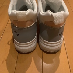 スニーカー23cm500円の画像