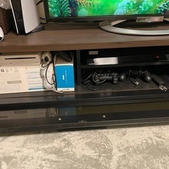 ウッド調のテレビ台の画像