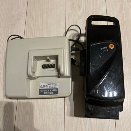パナソニック　電動自転車　充電器