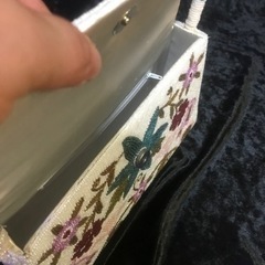 豪華　総ビーズ仕上げ　フォーマルハンドバッグの画像