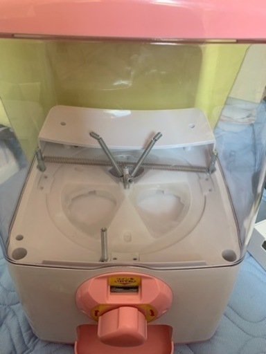 ガチャガチャ本体＋空カプセルや専用メダル等々