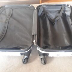 ロック付　軽いスーツの画像