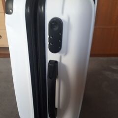 ロック付　軽いスーツの画像