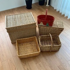 カゴ  収納カゴ    大小5個セット値下げしました。の画像