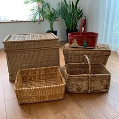 カゴ  収納カゴ    大小5個セット値下げしました。の画像