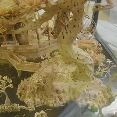 コルク細工　置物　ガラスケース入り　細密　彫刻　オブジェ　鶴　風景　中国美術　インテリアの画像