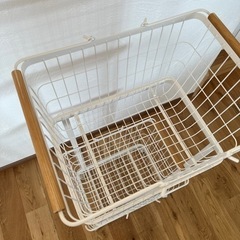 【お取引中です】トスカ　ランドリーワゴン　IKEA ロースコグ2点の画像