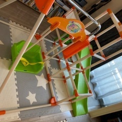 【無料】ジャングルジム　すべり台、ブランコ付