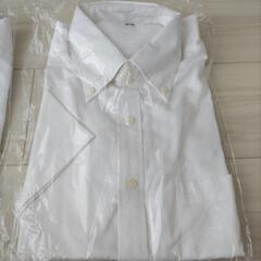 未使用UNIQLO半袖ワイシャツ4枚差し上げますの画像