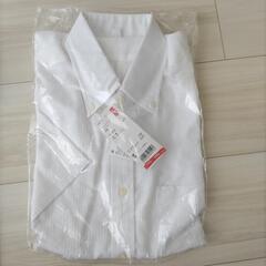未使用UNIQLO半袖ワイシャツ4枚差し上げますの画像
