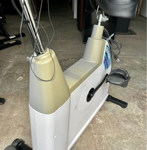 札幌引取り歓迎 動作良好 COMBI コンビ エアロバイク EZ101 フィットネス エクササイズ