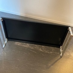 鉄製の台　の画像