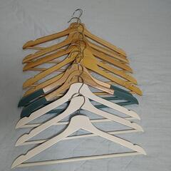 【高品質】木製ハンガー10本の画像