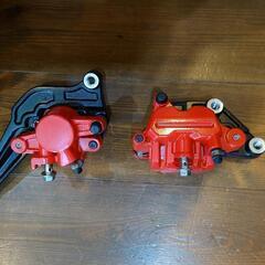 シグナスx 4型 純正キャリパーの画像