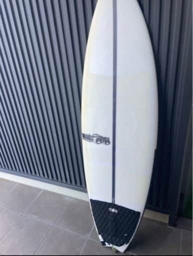 サーフボードJS BLAKBOX3 5’8