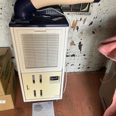 ☆中古￥25,000！【会員価格￥25,000】【店長おすすめ！】Haier　2.5kwスポットエアコン　家電　2017年製　JA-SP25R型　幅40㎝ｘ奥行47㎝ｘ高さ89㎝　【BG205】