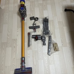 ダイソンv8 fluffy 掃除機美品 (Tちゃん) 四天王寺前夕陽ヶ丘の